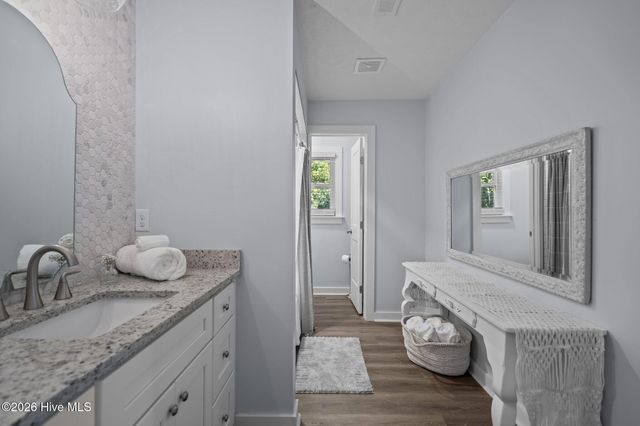 360 Fontanel Lake Drive, Burgaw, NC 28425