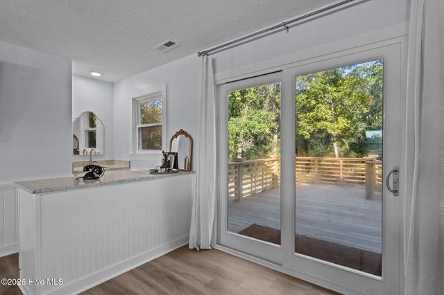 360 Fontanel Lake Drive, Burgaw, NC 28425