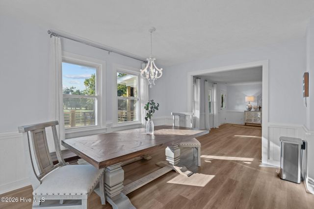 360 Fontanel Lake Drive, Burgaw, NC 28425