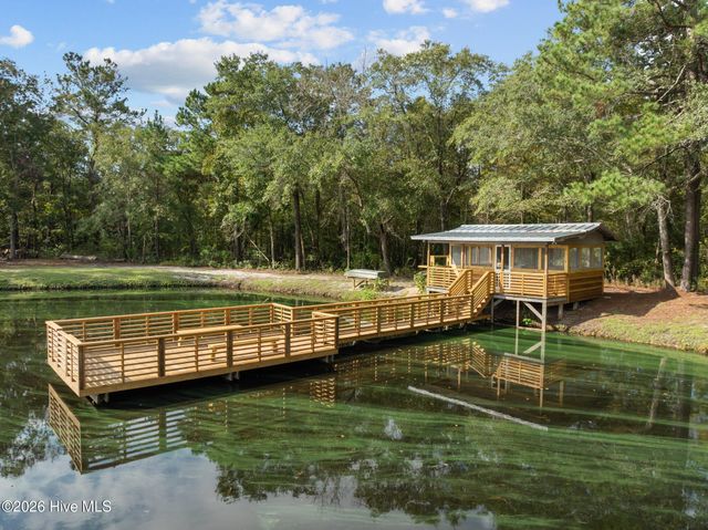 360 Fontanel Lake Drive, Burgaw, NC 28425