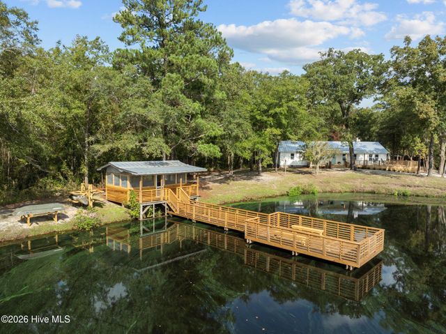 360 Fontanel Lake Drive, Burgaw, NC 28425