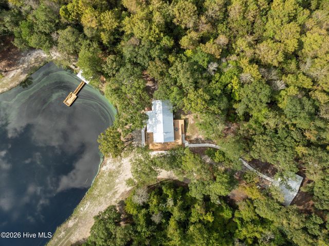 360 Fontanel Lake Drive, Burgaw, NC 28425