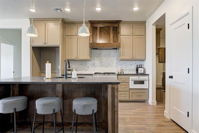 9220 NW 123rd Street, Oklahoma City, OK 73099