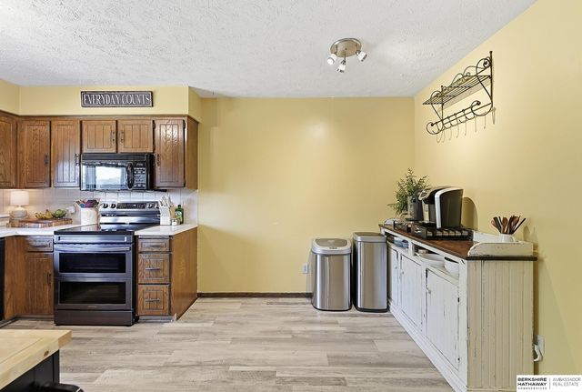 7605 Gertrude Street, La Vista, NE 68128