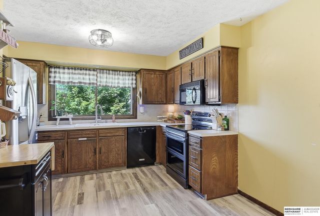 7605 Gertrude Street, La Vista, NE 68128