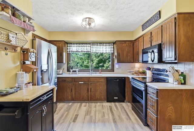 7605 Gertrude Street, La Vista, NE 68128