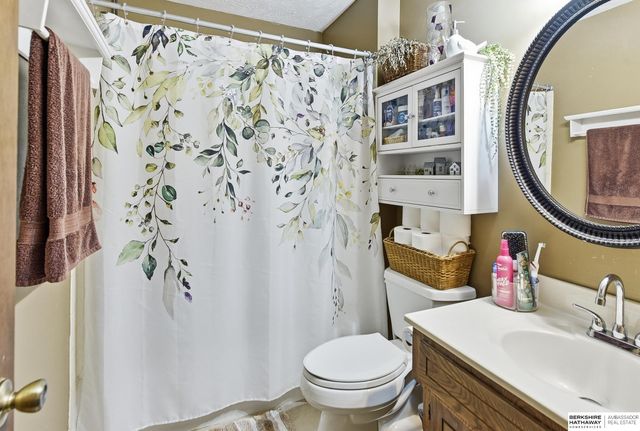 7605 Gertrude Street, La Vista, NE 68128