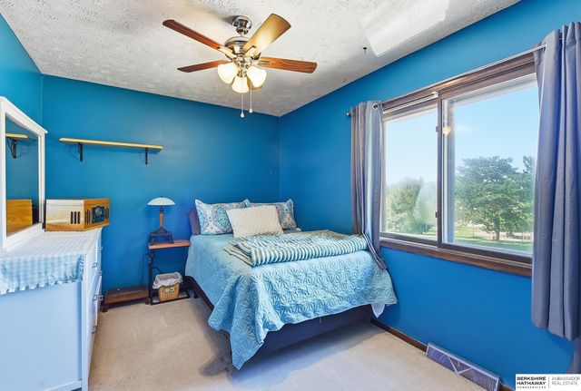7605 Gertrude Street, La Vista, NE 68128