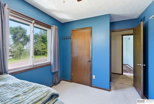 7605 Gertrude Street, La Vista, NE 68128