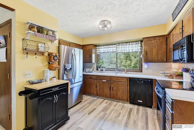 7605 Gertrude Street, La Vista, NE 68128