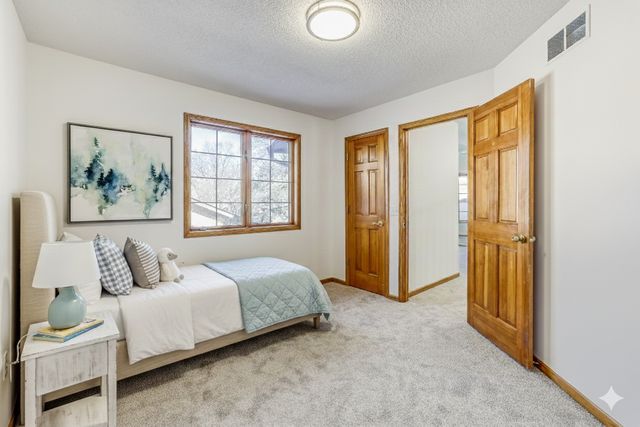 13301 Huntington Circle, Apple Valley, MN 55124