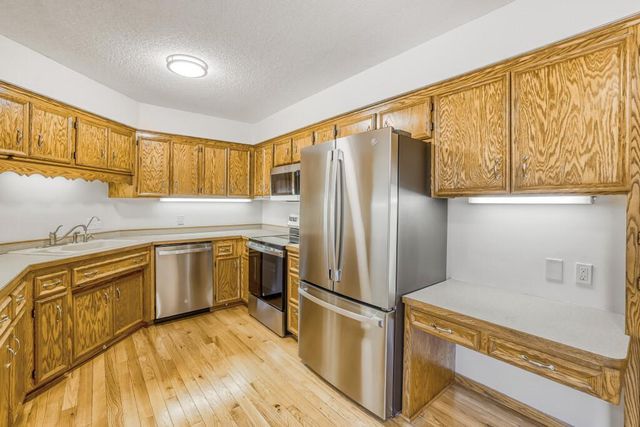 13301 Huntington Circle, Apple Valley, MN 55124