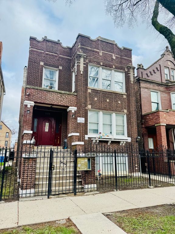 Image 1 of property listing at 2521 S Saint Louis Avenue, Chicago, IL 60623