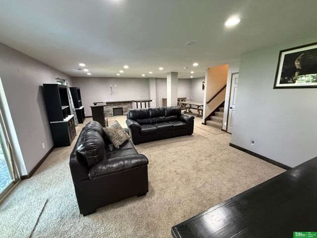 1410 Hardwood Drive, Papillion, NE 68046