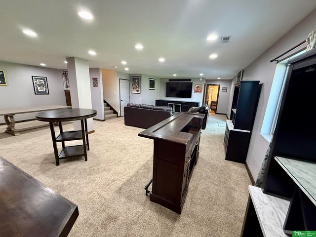1410 Hardwood Drive, Papillion, NE 68046