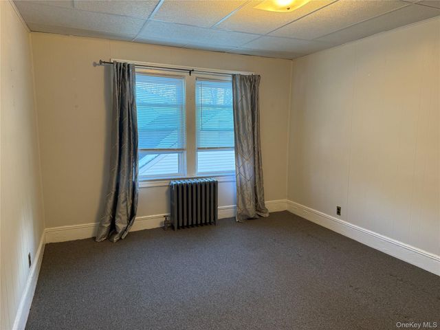 50 The Crescent D4, Babylon, NY 11702