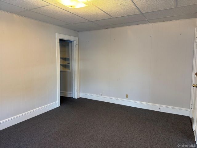 50 The Crescent D4, Babylon, NY 11702