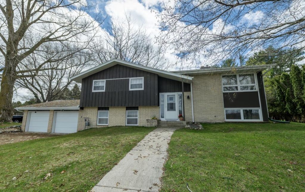 W2131 Playbird ROAD, Sheboygan, WI 53083