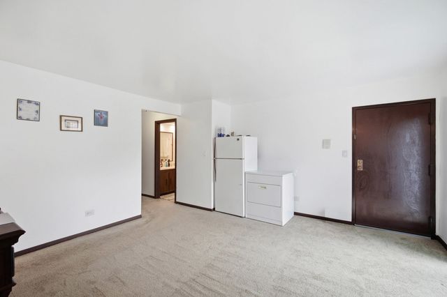 1791 W Algonquin Road 3A, Mount Prospect, IL 60056