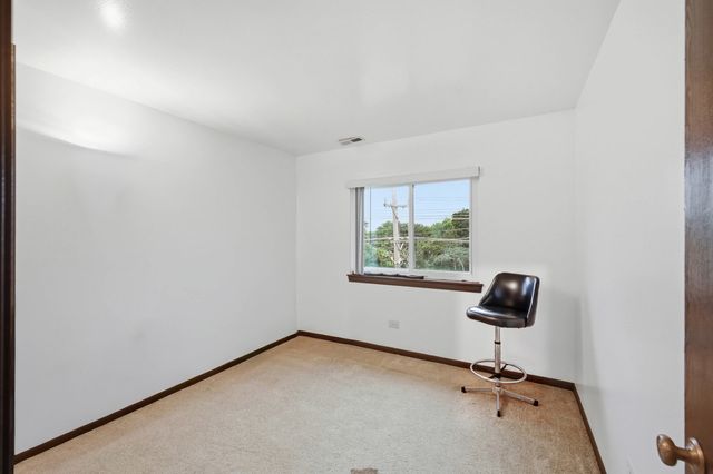 1791 W Algonquin Road 3A, Mount Prospect, IL 60056