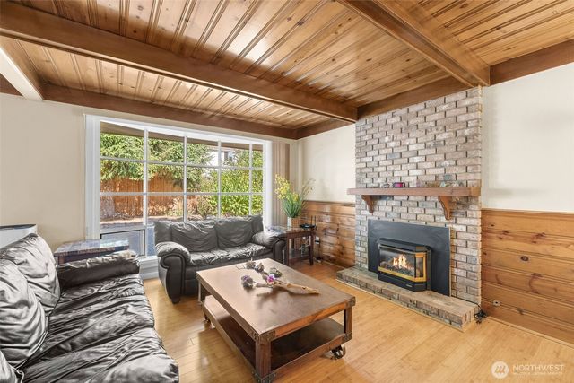 12424 106th Place NE, Kirkland, WA 98034