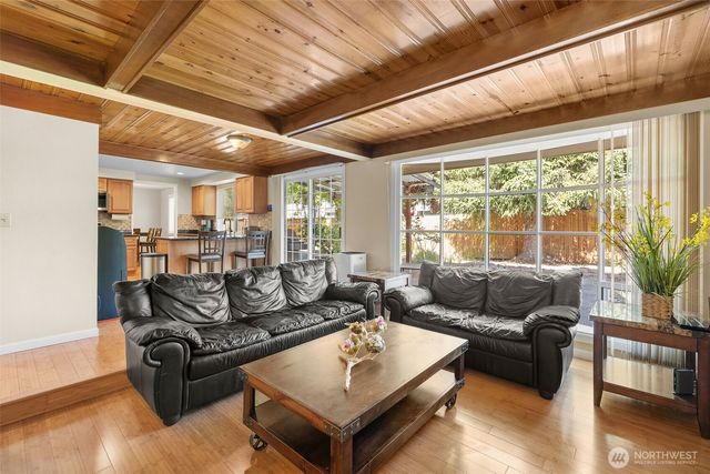 12424 106th Place NE, Kirkland, WA 98034