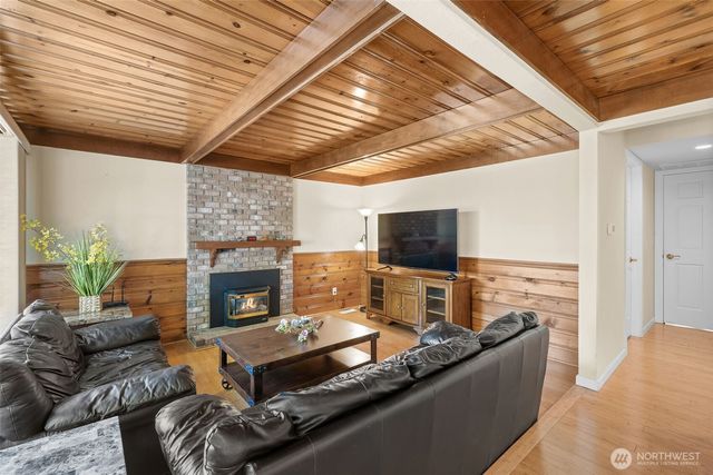 12424 106th Place NE, Kirkland, WA 98034