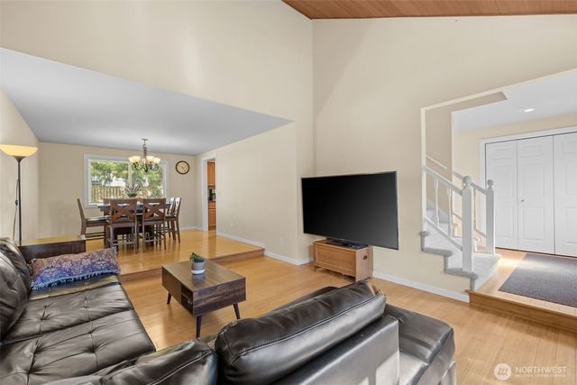 12424 106th Place NE, Kirkland, WA 98034