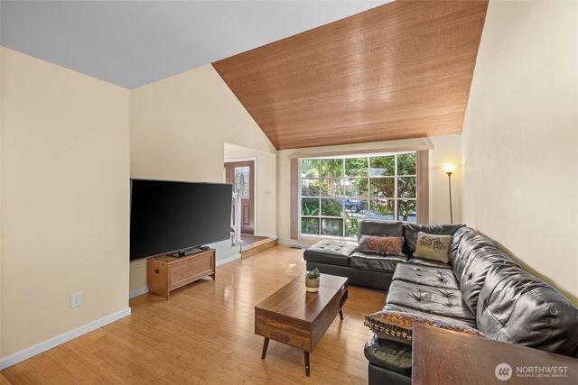 12424 106th Place NE, Kirkland, WA 98034