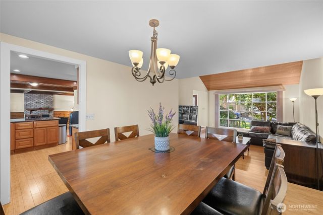 12424 106th Place NE, Kirkland, WA 98034