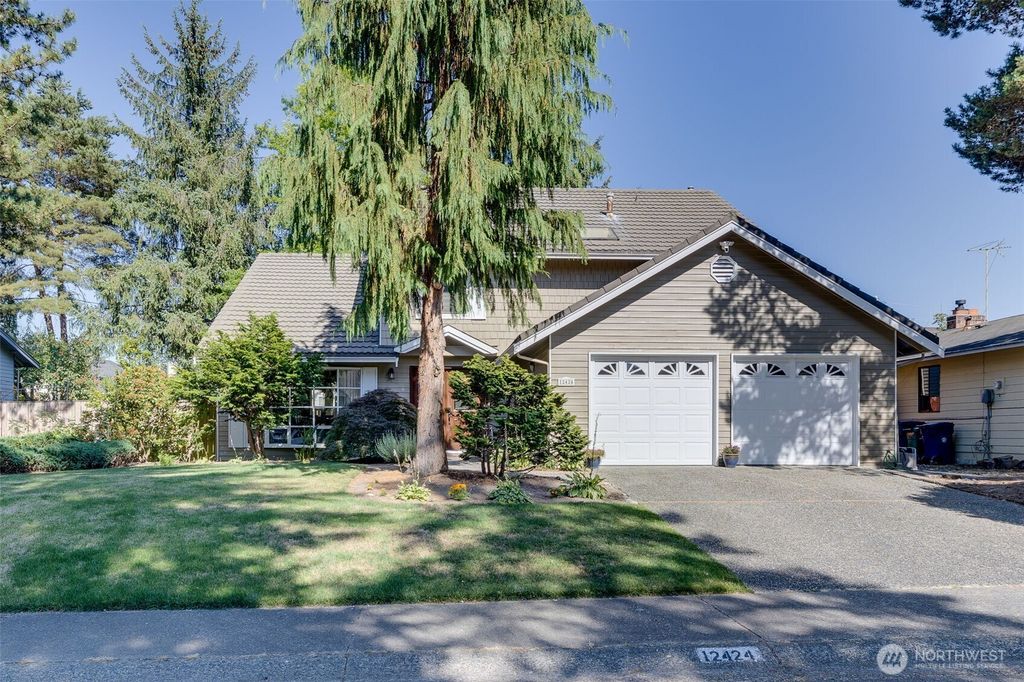 12424 106th Place NE, Kirkland, WA 98034