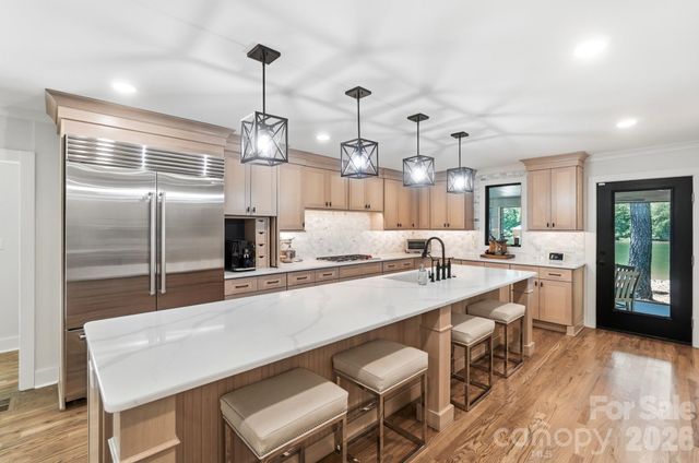 9265 Belle Pines Court, Sherrills Ford, NC 28673