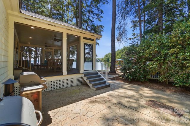 9265 Belle Pines Court, Sherrills Ford, NC 28673