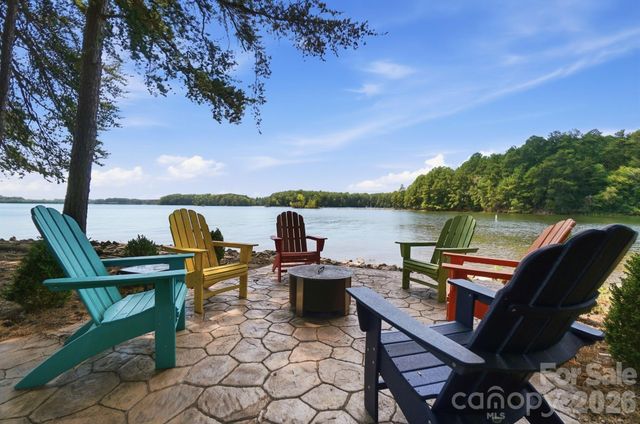9265 Belle Pines Court, Sherrills Ford, NC 28673