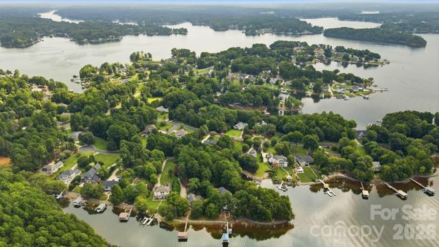 9265 Belle Pines Court, Sherrills Ford, NC 28673