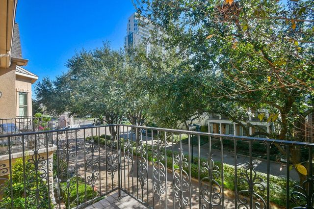 3326 Memorial Crest Boulevard, Houston, TX 77007