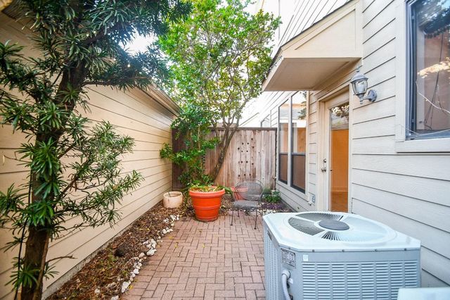 3326 Memorial Crest Boulevard, Houston, TX 77007