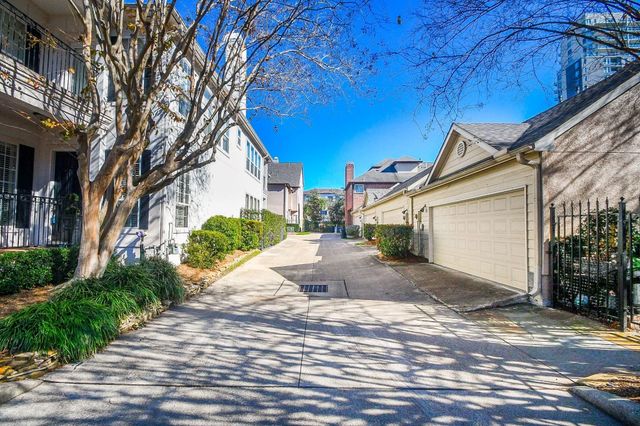 3326 Memorial Crest Boulevard, Houston, TX 77007