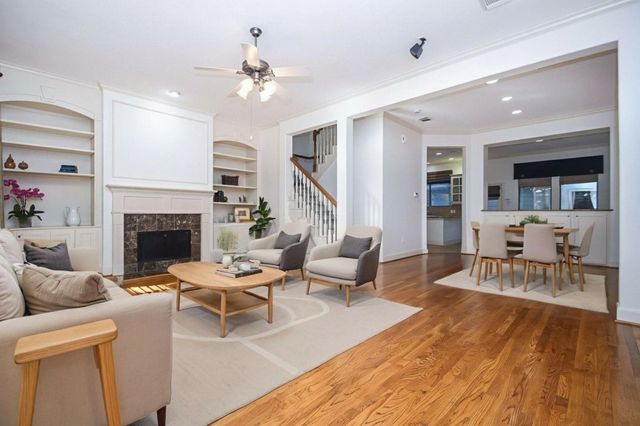 3326 Memorial Crest Boulevard, Houston, TX 77007