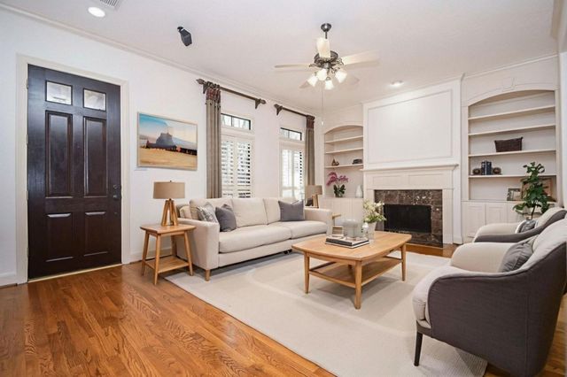 3326 Memorial Crest Boulevard, Houston, TX 77007