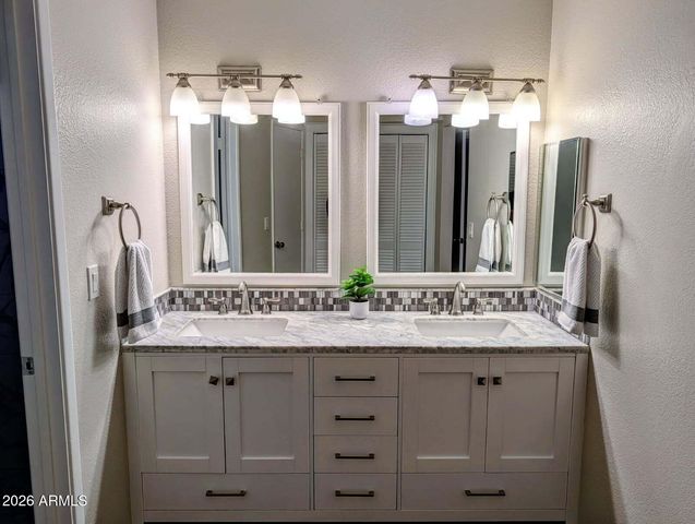 5132 W ECHO Lane, Glendale, AZ 85302