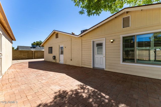 5132 W ECHO Lane, Glendale, AZ 85302