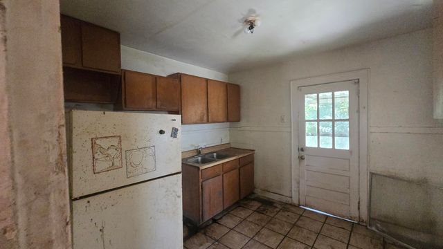 2388 Cambridge Avenue, North Charleston, SC 29405