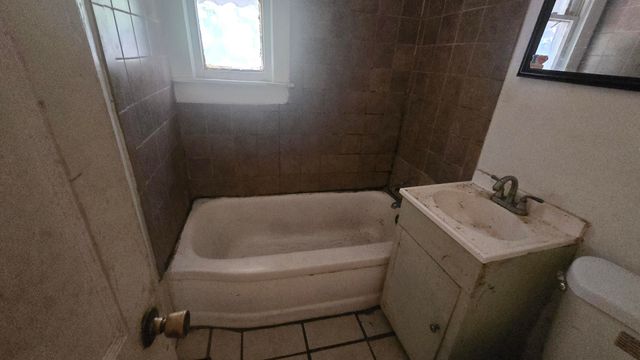 2388 Cambridge Avenue, North Charleston, SC 29405