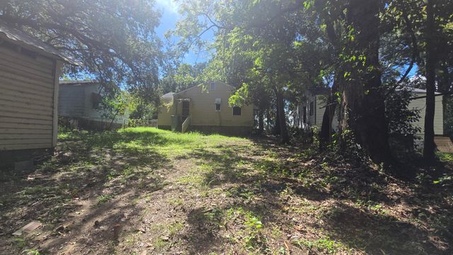 2388 Cambridge Avenue, North Charleston, SC 29405