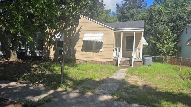 2388 Cambridge Avenue, North Charleston, SC 29405