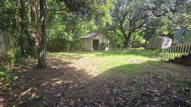2388 Cambridge Avenue, North Charleston, SC 29405