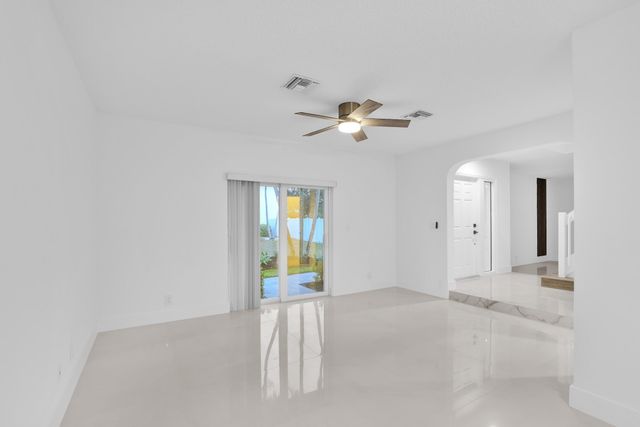 8608 Via Giula, Boca Raton, FL 33496
