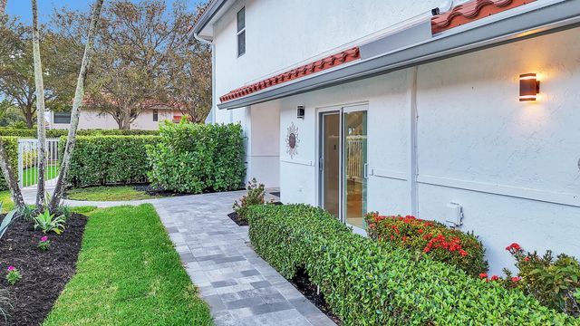 8608 Via Giula, Boca Raton, FL 33496