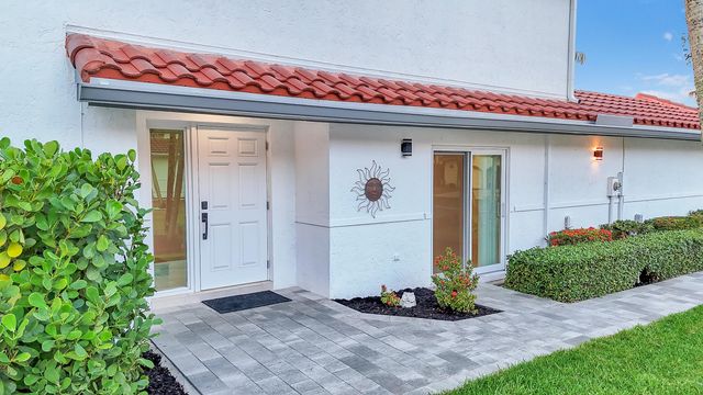 8608 Via Giula, Boca Raton, FL 33496